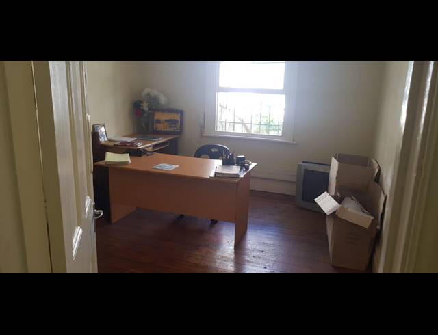 736M² OFFICE FOR SALE IN GLENWOOD